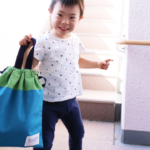 サイドリボンで開きやすくした巾着袋